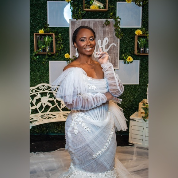 Wedding dress by Lena Berisha, large, ivory - Picture 9 of 9